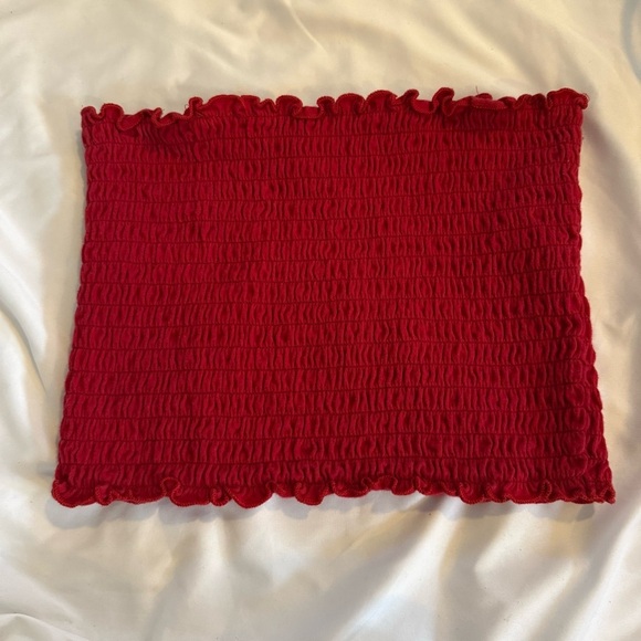 Hollister Tops - EUC Hollister Smocked Lettuce Edge Tube Top